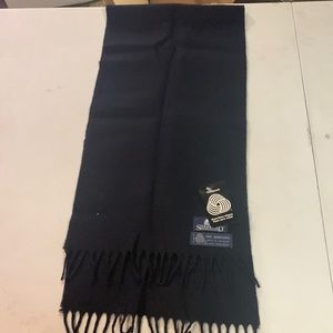 Hundred percent lambswool Stafford scarf